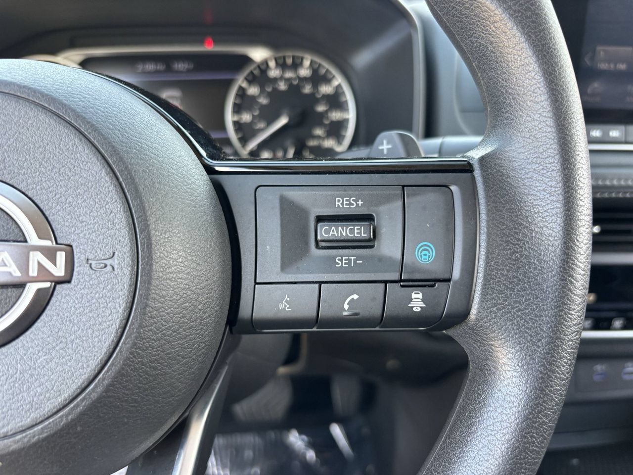 Used 2023 Nissan Rogue SV FWD image 27
