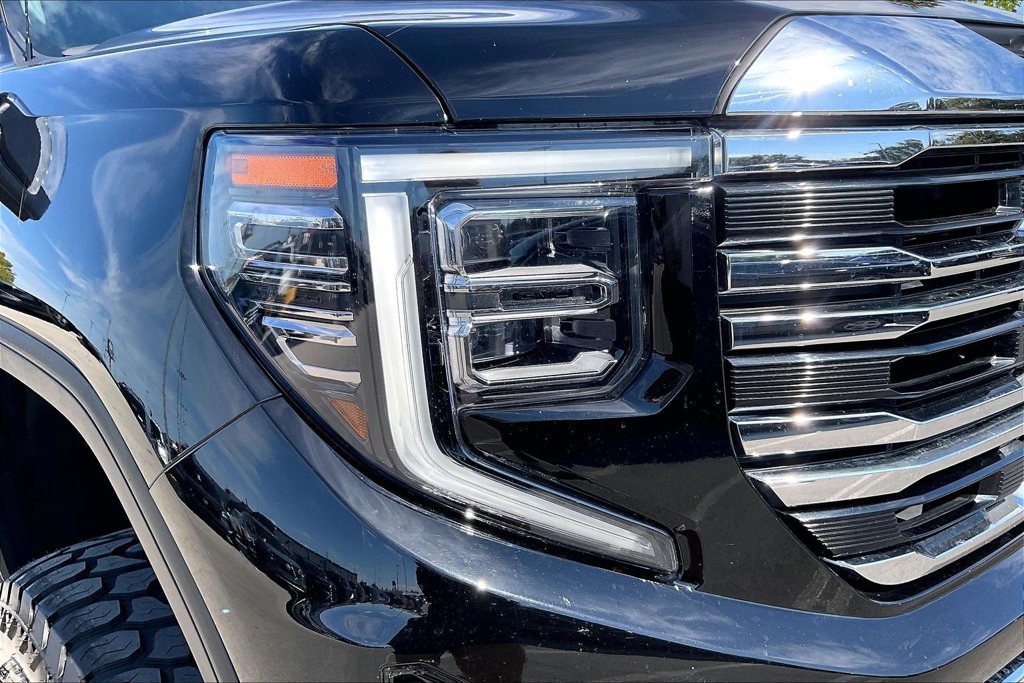 Used 2025 GMC Sierra 1500 SLT AWD/4WD image 38