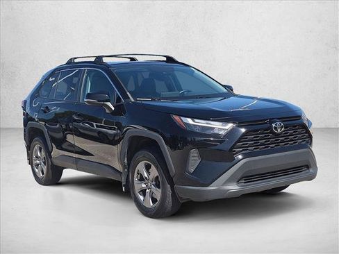 Used 2022 Toyota RAV4 XLE w/ Convenience Package AWD/4WD image 3