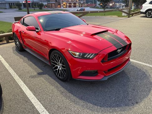 Used 2015 Ford Mustang Coupe RWD image 3