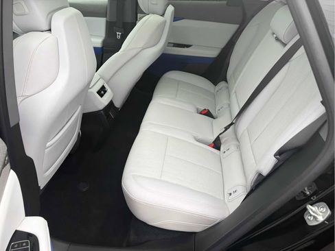 Used 2025 Cadillac Optiq Luxury 2 AWD/4WD image 21