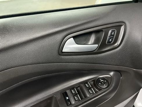 Used 2019 Ford Escape SE image 22