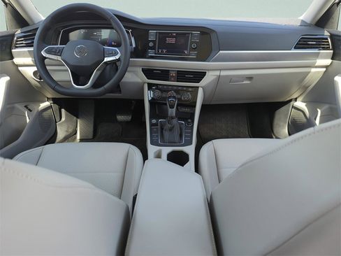 Used 2024 Volkswagen Jetta SE image 22
