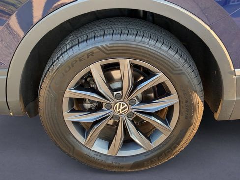 Used 2023 Volkswagen Tiguan SE AWD/4WD image 9