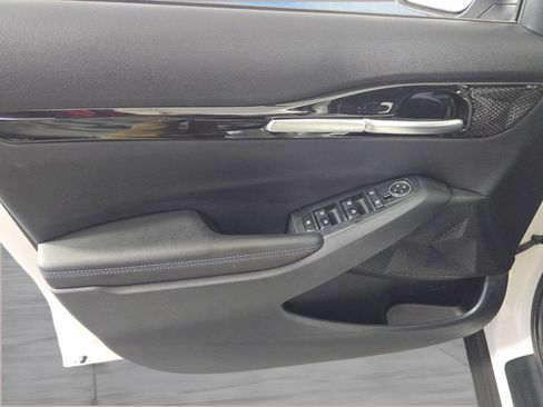 Used 2023 Kia Seltos S image 11