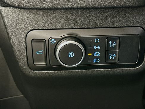 Used 2025 Ford Escape Platinum AWD/4WD image 17