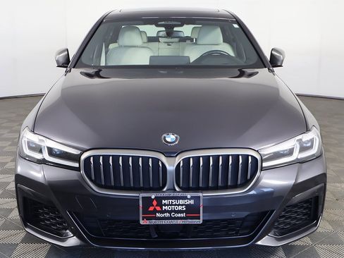 Used 2022 BMW M550i xDrive w/ Dynamic Handling Package image 16