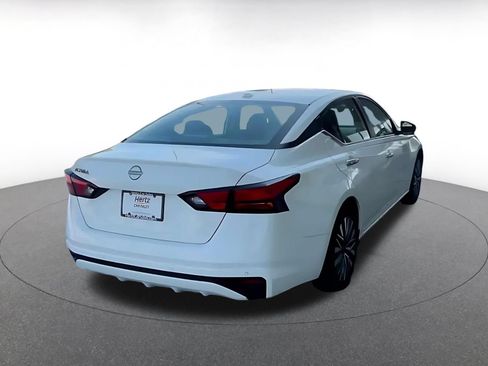 Used 2025 Nissan Altima 2.5 SV FWD image 11