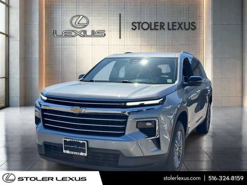 Used 2024 Chevrolet Traverse LT AWD/4WD image 3