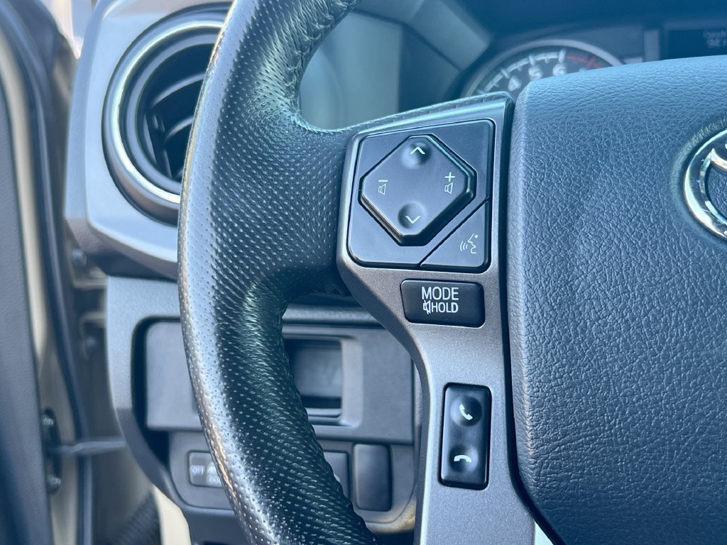 Used 2019 Toyota Tacoma TRD Sport AWD/4WD image 38