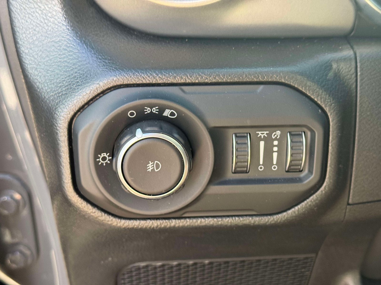Used 2022 Jeep Wrangler Unlimited Sport AWD/4WD image 19