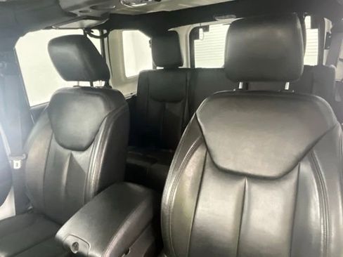 Used 2017 Jeep Wrangler Unlimited Sahara AWD/4WD image 13