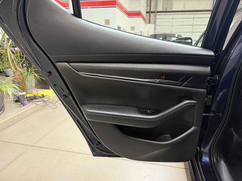Used 2020 MAZDA MAZDA3 Hatchback w/ Preferred Package FWD image 12