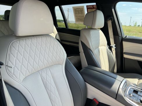Used 2023 BMW X7 xDrive40i w/ Executive Package AWD/4WD image 35
