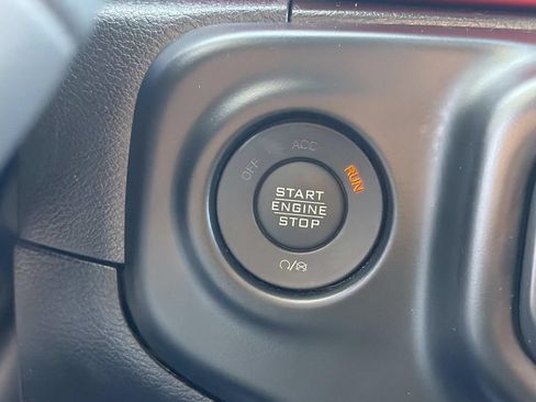 Used 2023 Jeep Wrangler Unlimited Rubicon AWD/4WD image 8