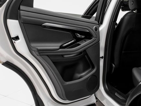 Used 2023 Land Rover Range Rover Evoque R-Dynamic SE image 40