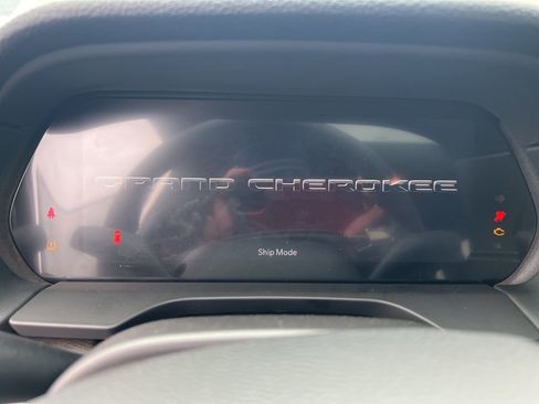 New 2026 Jeep Grand Cherokee L Laredo image 7