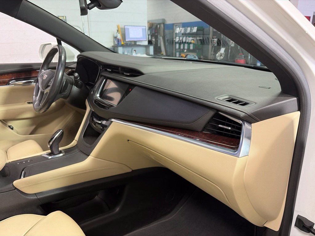 Used 2017 Cadillac XT5 Luxury w/ Driver Awareness Package AWD/4WD image 35