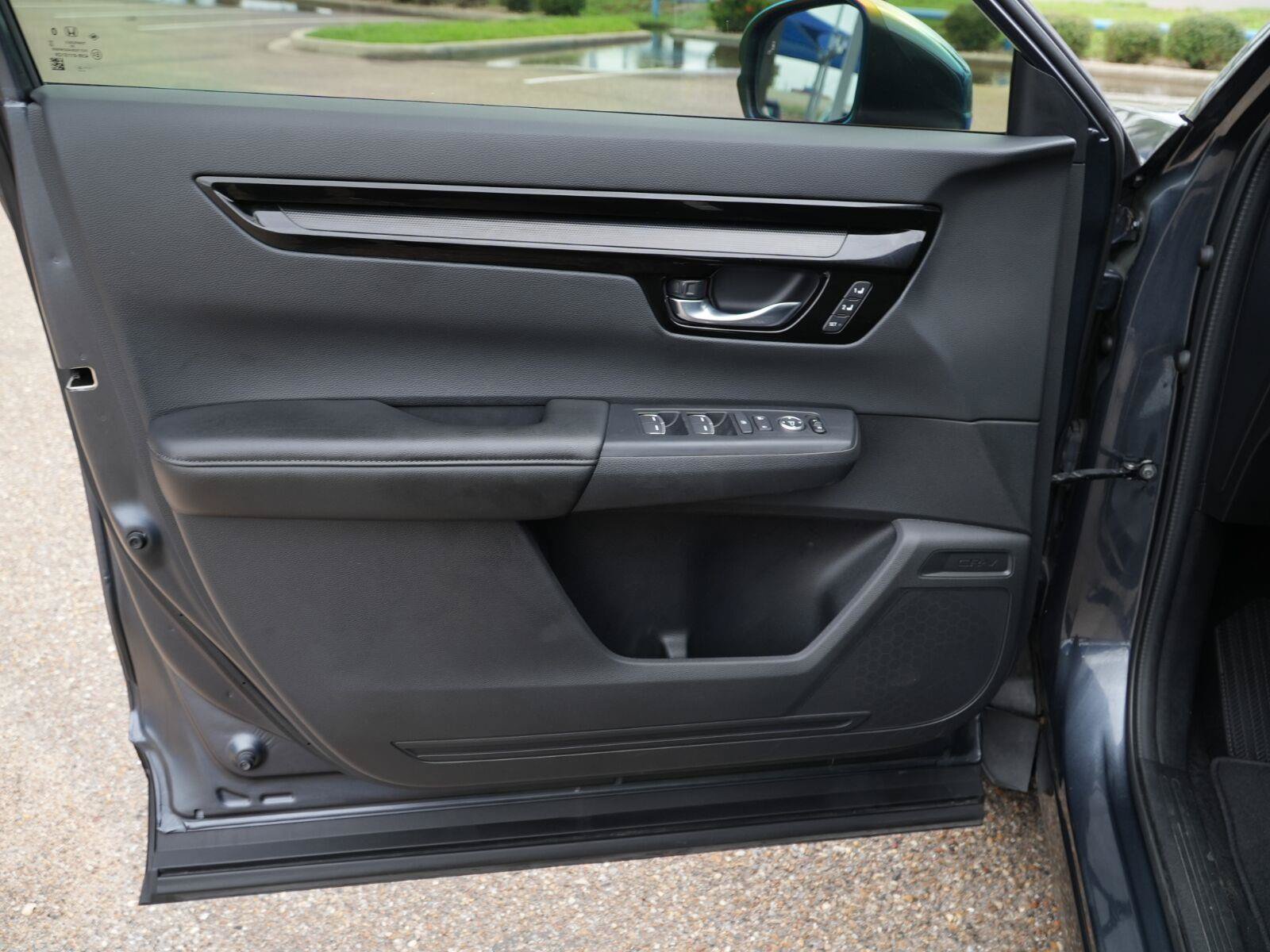 Used 2025 Honda CR-V EX-L image 5