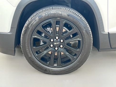 Used 2023 GMC Acadia SLT w/ Elevation Edition FWD image 33