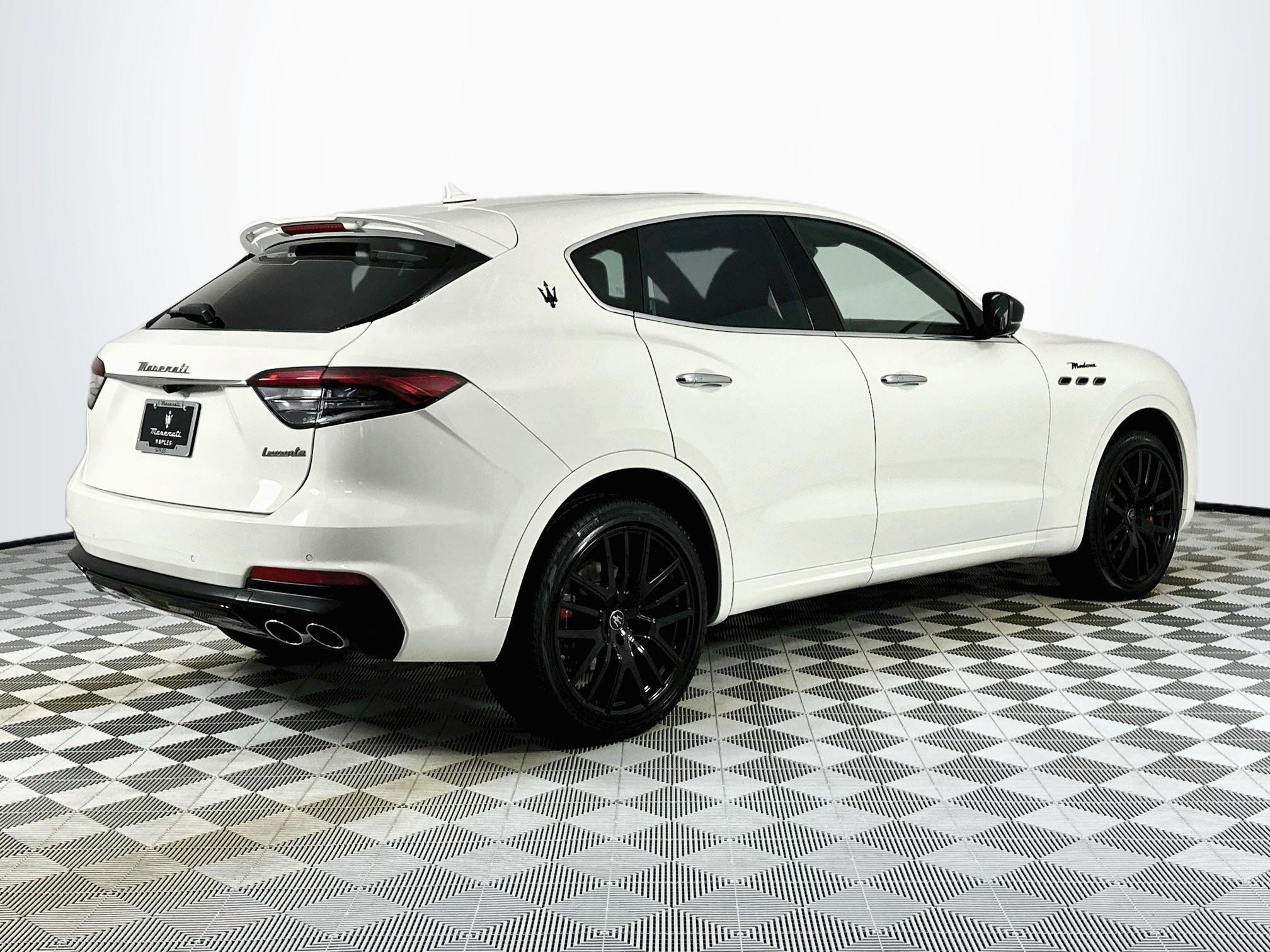 Used 2024 Maserati Levante Modena Ultima AWD/4WD image 5