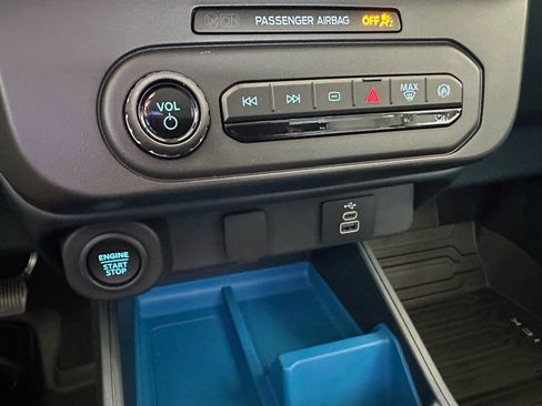 New 2026 Ford Maverick XLT w/ XLT Luxury Package FWD image 38