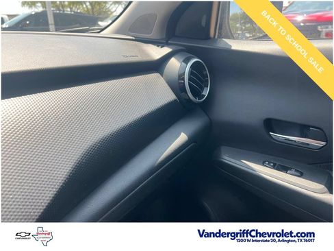 Used 2021 Nissan Kicks SV FWD image 6
