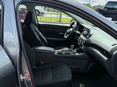 Used 2025 Nissan Sentra SV FWD image 7