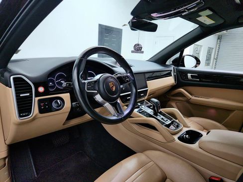 Used 2020 Porsche Cayenne AWD/4WD image 13
