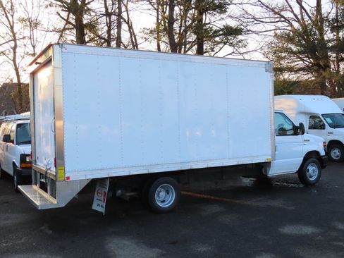 Used 2017 Ford E-350 and Econoline 350 Super Duty w/ Power Windows & Locks Group image 21