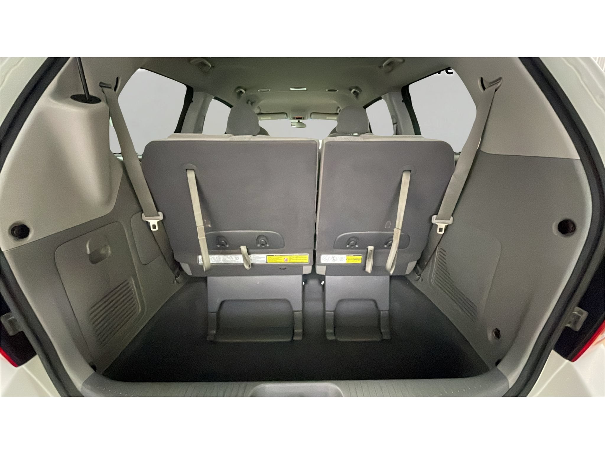 Used 2012 Kia Sedona EX FWD image 17