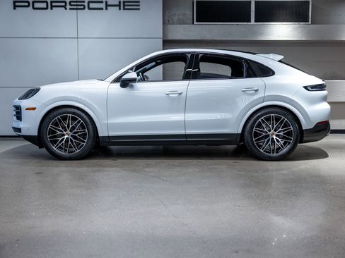 New 2026 Porsche Cayenne Coupe AWD/4WD image 2