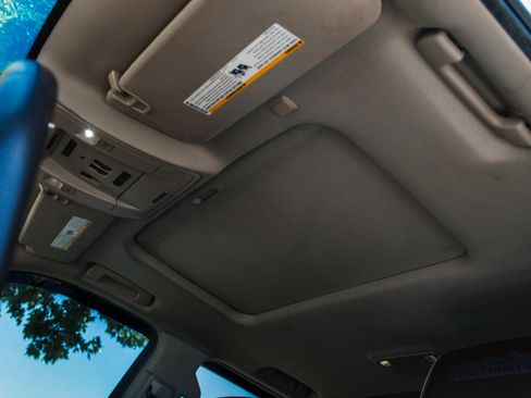 Used 2014 Chevrolet Silverado 1500 High Country w/ High Country Premium Package AWD/4WD image 26