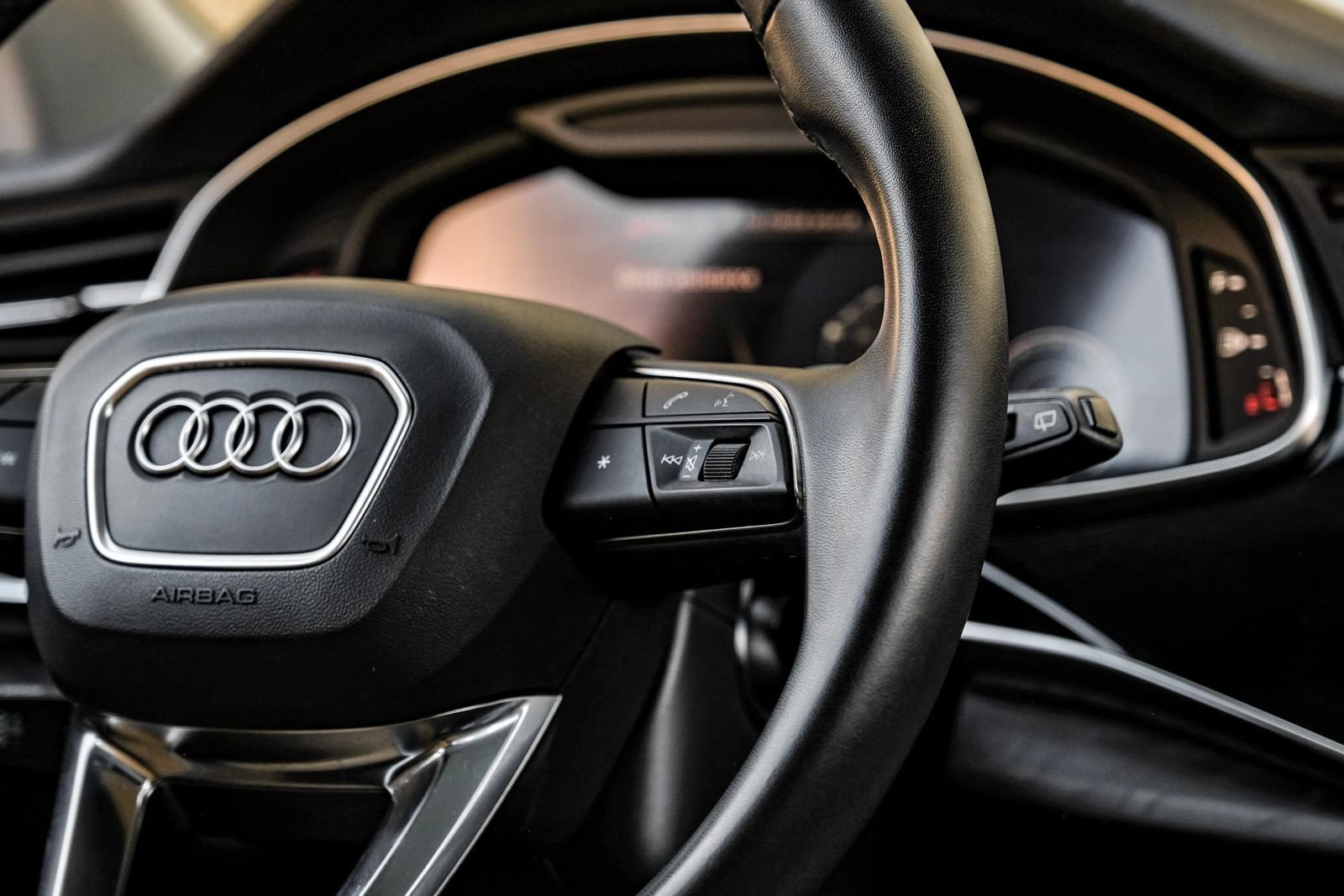Used 2023 Audi Q8 Premium w/ Convenience Package AWD/4WD image 18
