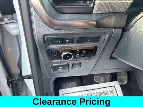 Used 2023 Ford F150 Platinum image 19