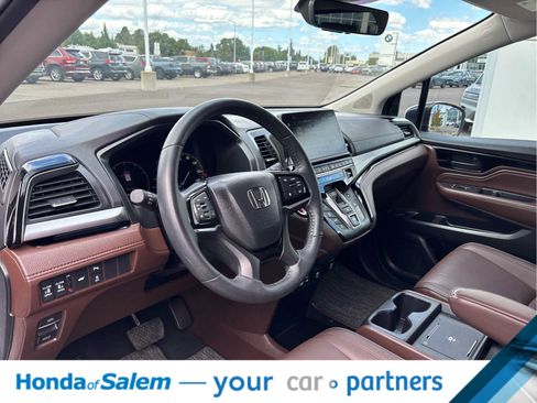 Used 2025 Honda Odyssey Touring image 4