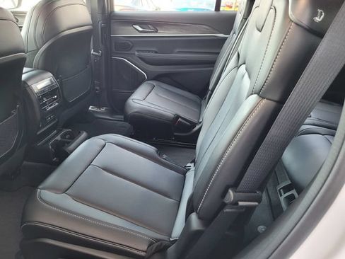 New 2026 Jeep Grand Cherokee L Limited w/ Limited Altitude Package AWD/4WD image 6