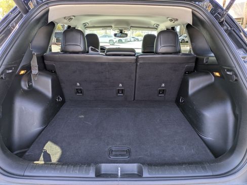 Used 2019 Jeep Cherokee Limited FWD image 31