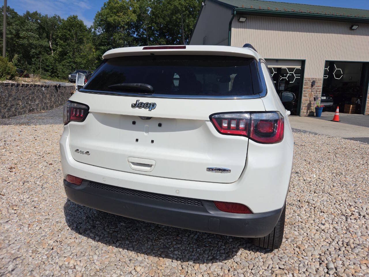 Used 2018 Jeep Compass Latitude w/ Popular Equipment Group AWD/4WD image 5