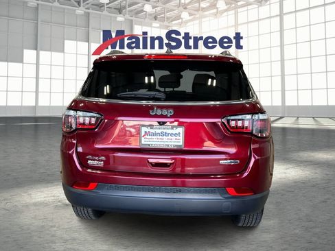 Used 2022 Jeep Compass Latitude AWD/4WD image 4