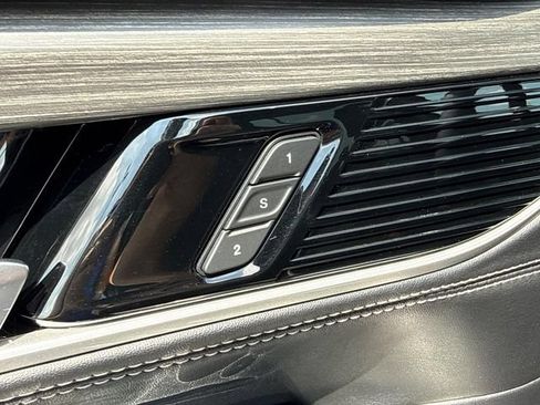 Used 2024 Jeep Wagoneer Series III AWD/4WD image 22