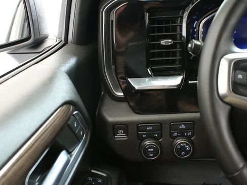 Used 2023 Chevrolet Silverado 1500 LT AWD/4WD image 19