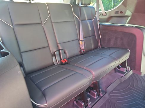 Used 2021 Cadillac Escalade ESV Premium Luxury image 12