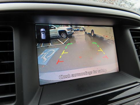 Used 2019 Nissan Pathfinder SV image 26