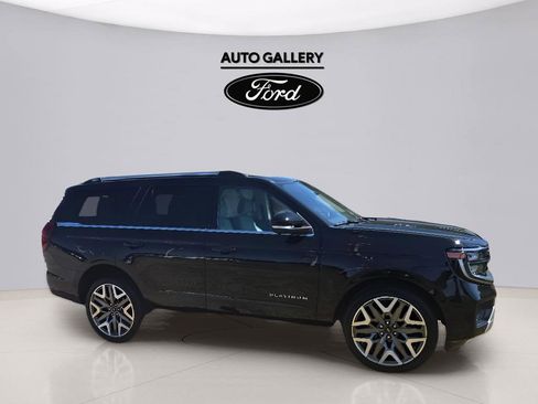 Used 2025 Ford Expedition Platinum w/ Platinum Ultimate Package AWD/4WD image 4