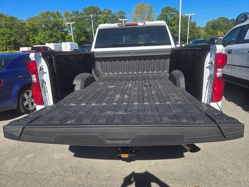 Used 2024 Chevrolet Silverado 2500 Custom w/ Custom Convenience Package image 5