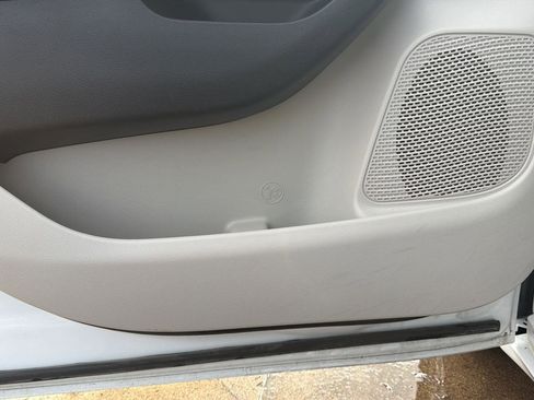 Used 2024 Chrysler Voyager LX image 16