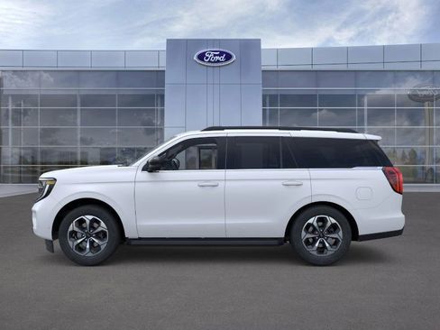 New 2026 Ford Expedition Active image 3