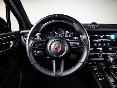 Certified 2026 Porsche Macan AWD/4WD image 26
