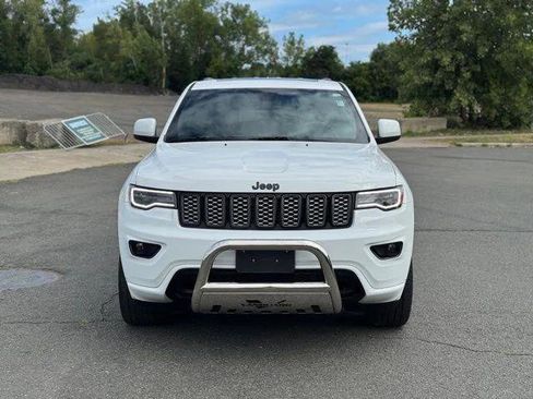 Certified 2022 Jeep Grand Cherokee Laredo X AWD/4WD image 8